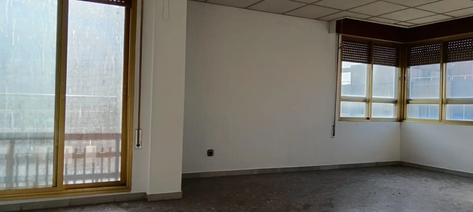 Flat for sale in Zaragoza  with Air Conditioner, Terrace and Storage room