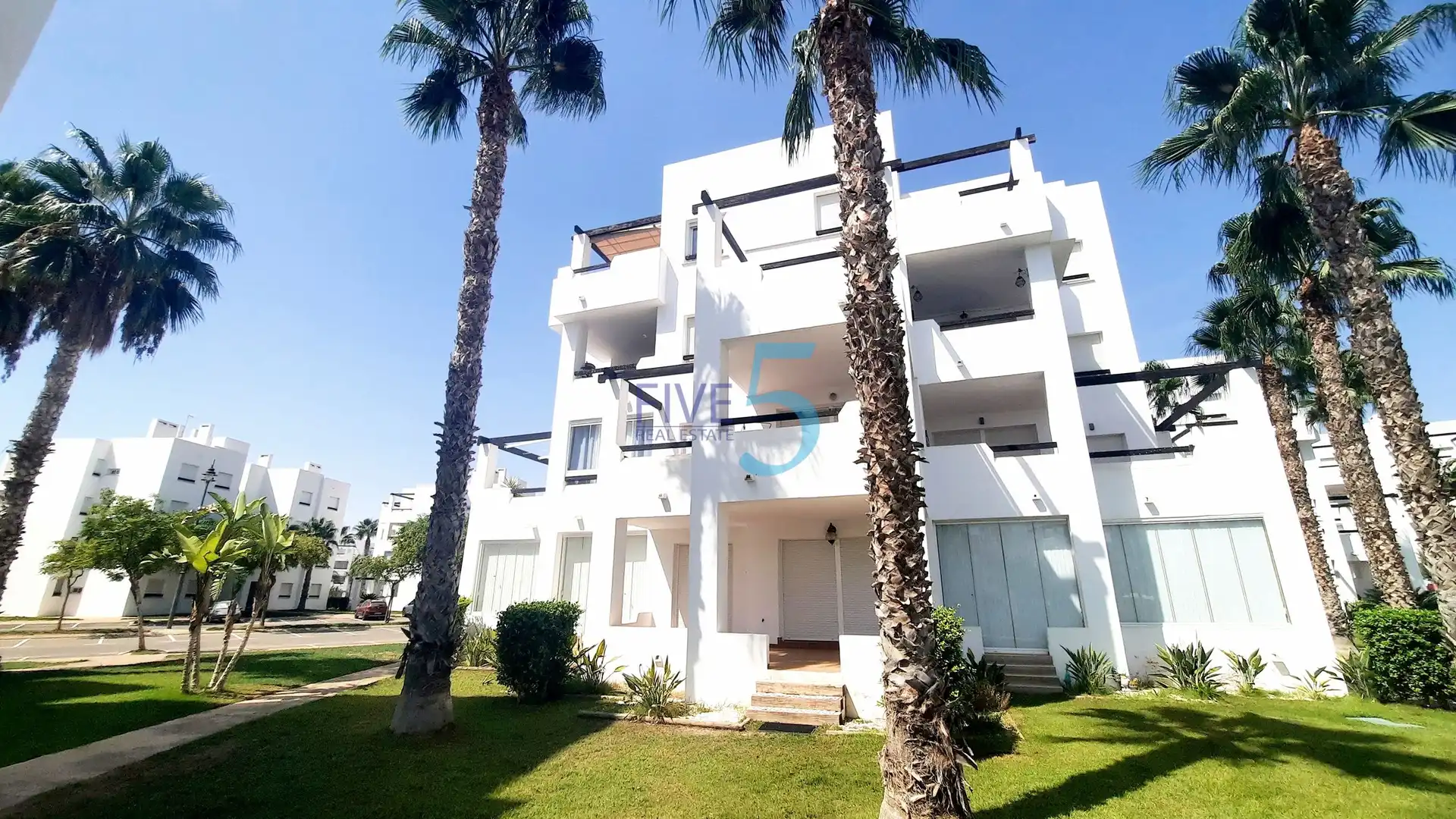 Penthouse with pool for sale in Terrazas de la Torre Golf