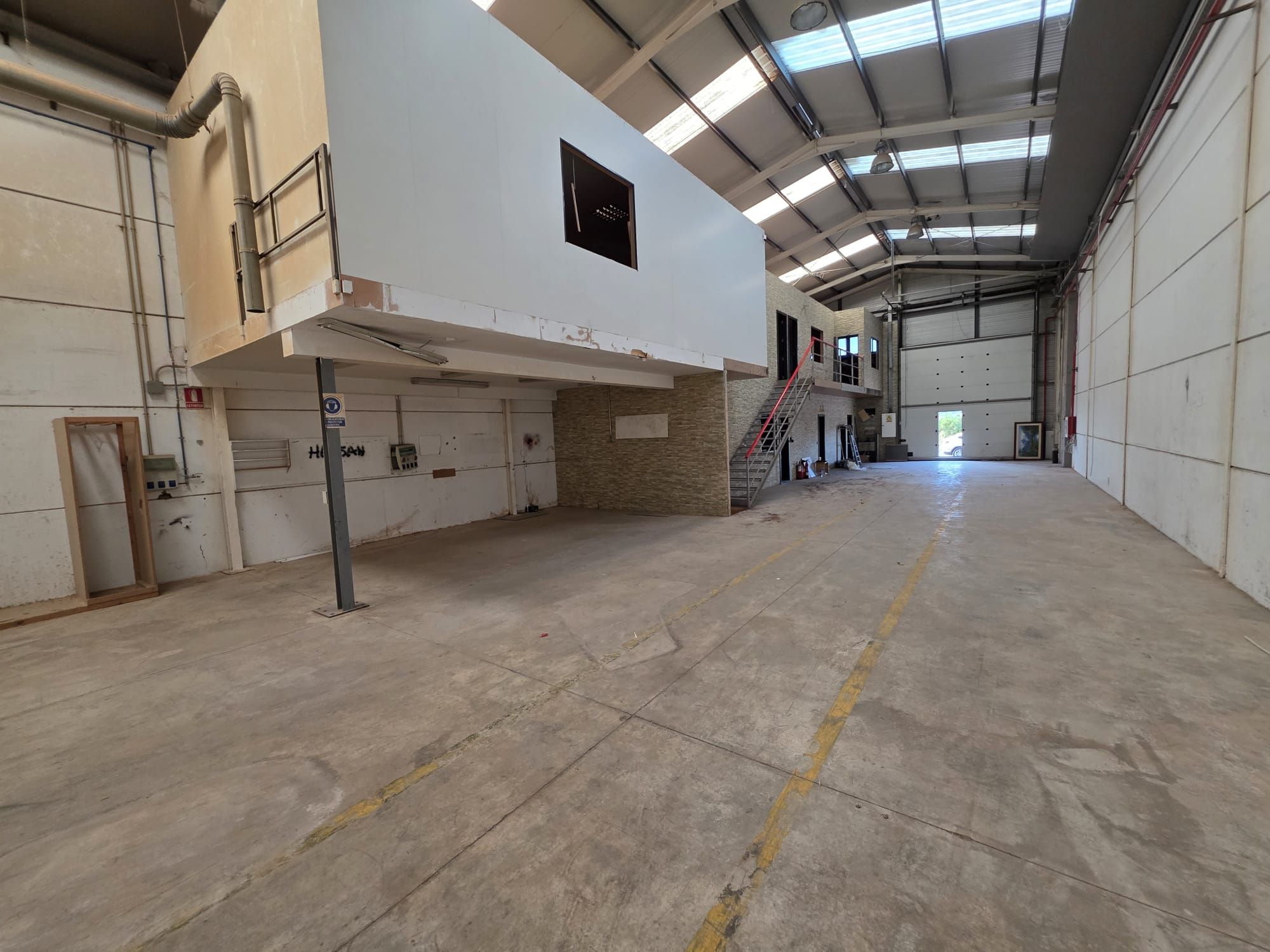 Fabrikhallen zum verkauf in Onda