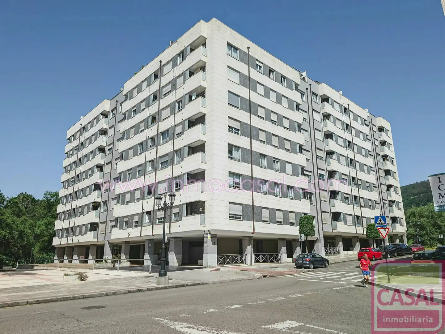 Vista exterior de Piso en venta en Oviedo  con Calefacción, Terraza y Trastero