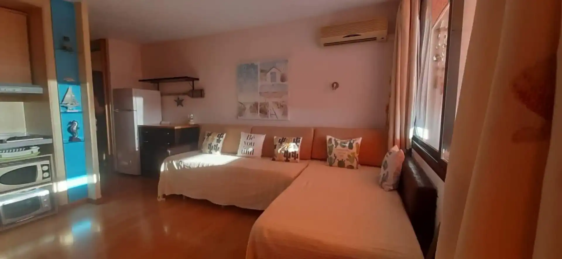 Sala d'estar de Estudi en venda en Almonte amb Aire condicionat i Balcó