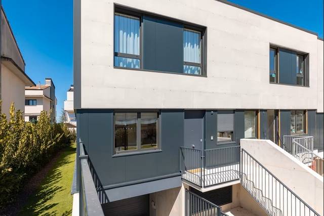 Casa adosada en Venta en Berrioplano - Berriosuso