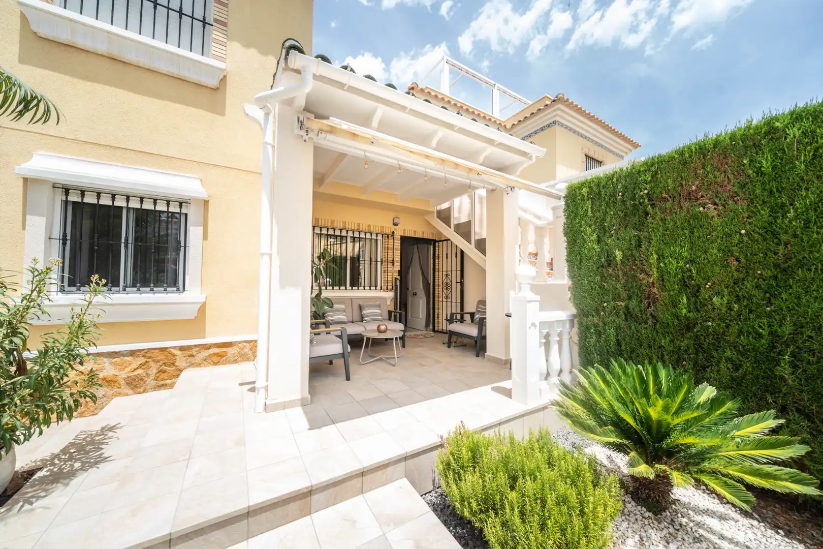 Bungalow with pool for sale in Orihuela Costa, imagen 2