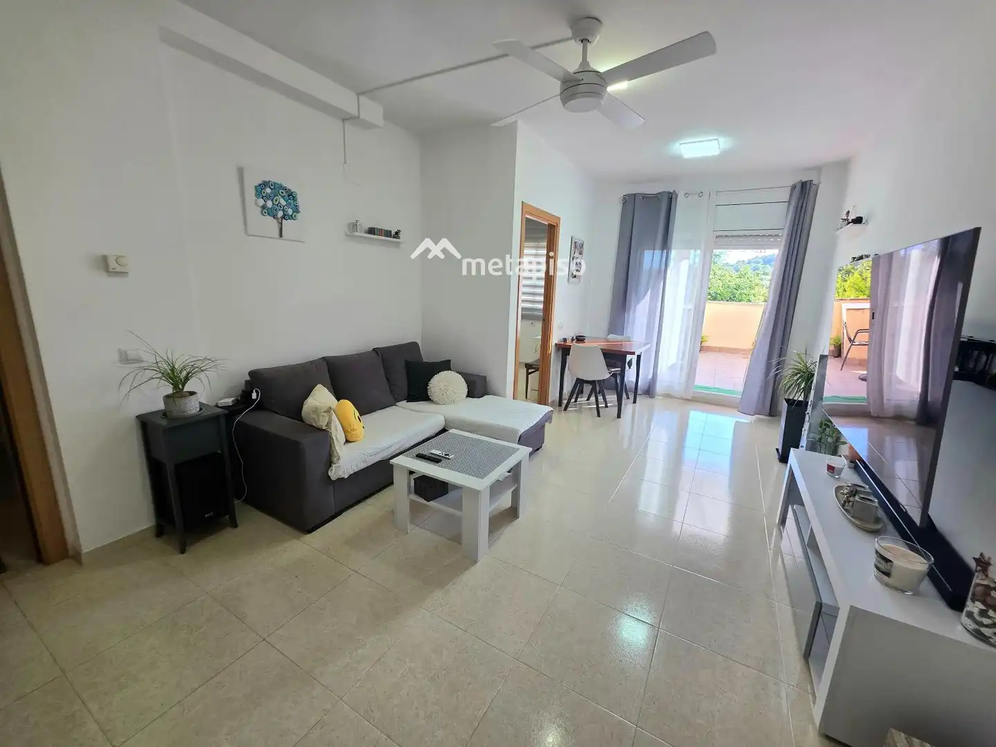 Vista exterior de Piso en venta en La Pobla de Montornès   con Calefacción y Terraza
