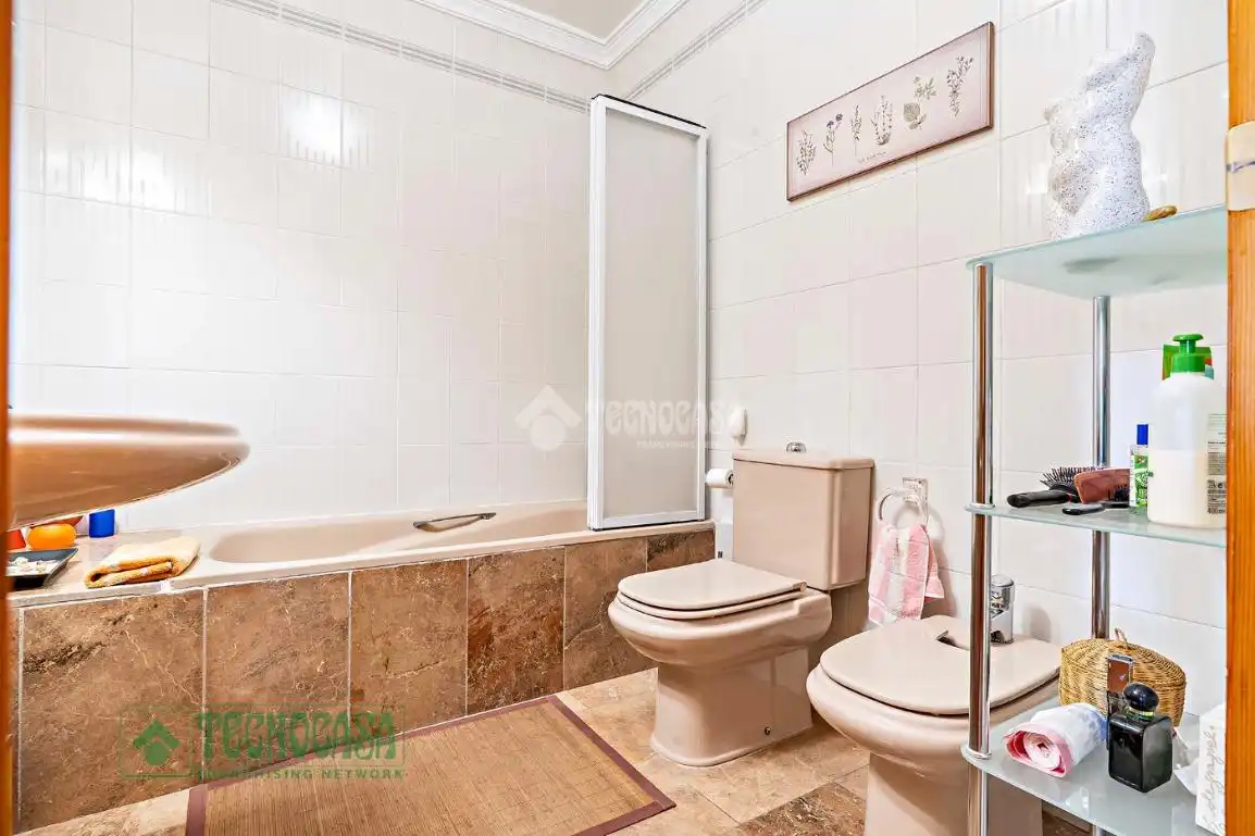 Bathroom of Flat for sale in Roquetas de Mar  with Air Conditioner, Heating and Terrace