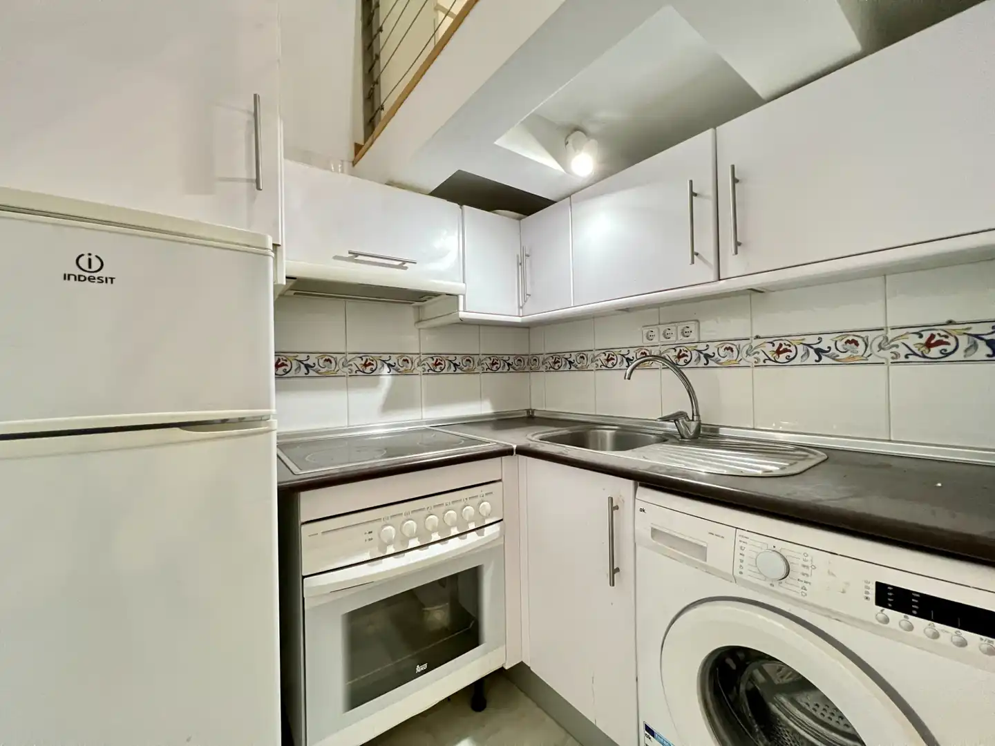 Kitchen of Duplexes for sale in  Madrid Capital  with Furnished, Oven and Washing machine