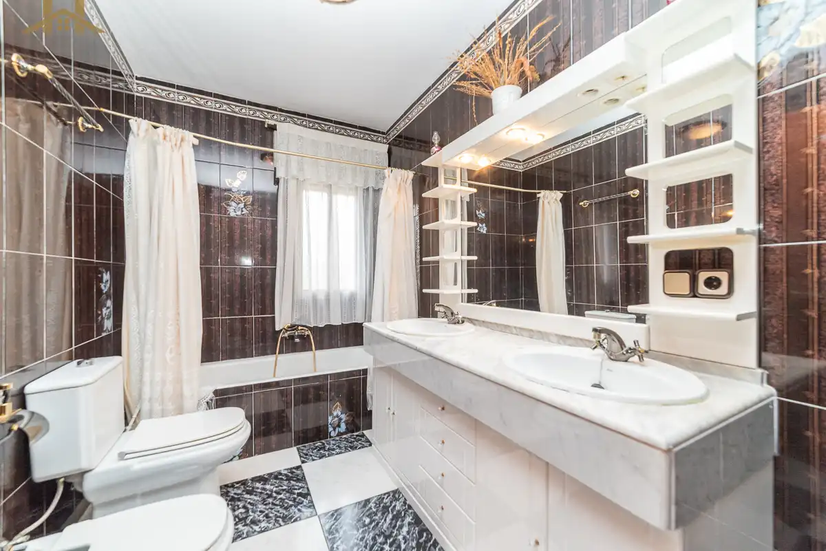 Baño de Casa o chalet en venta en Villaviciosa de Odón con Jardín privado, Terraza y Trastero