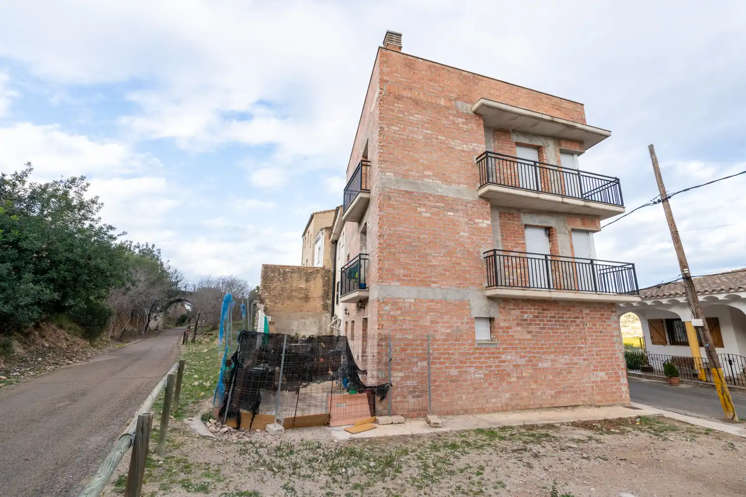Vista exterior de Casa adosada en venda en Aldover amb Aire condicionat, Calefacció i Terrassa