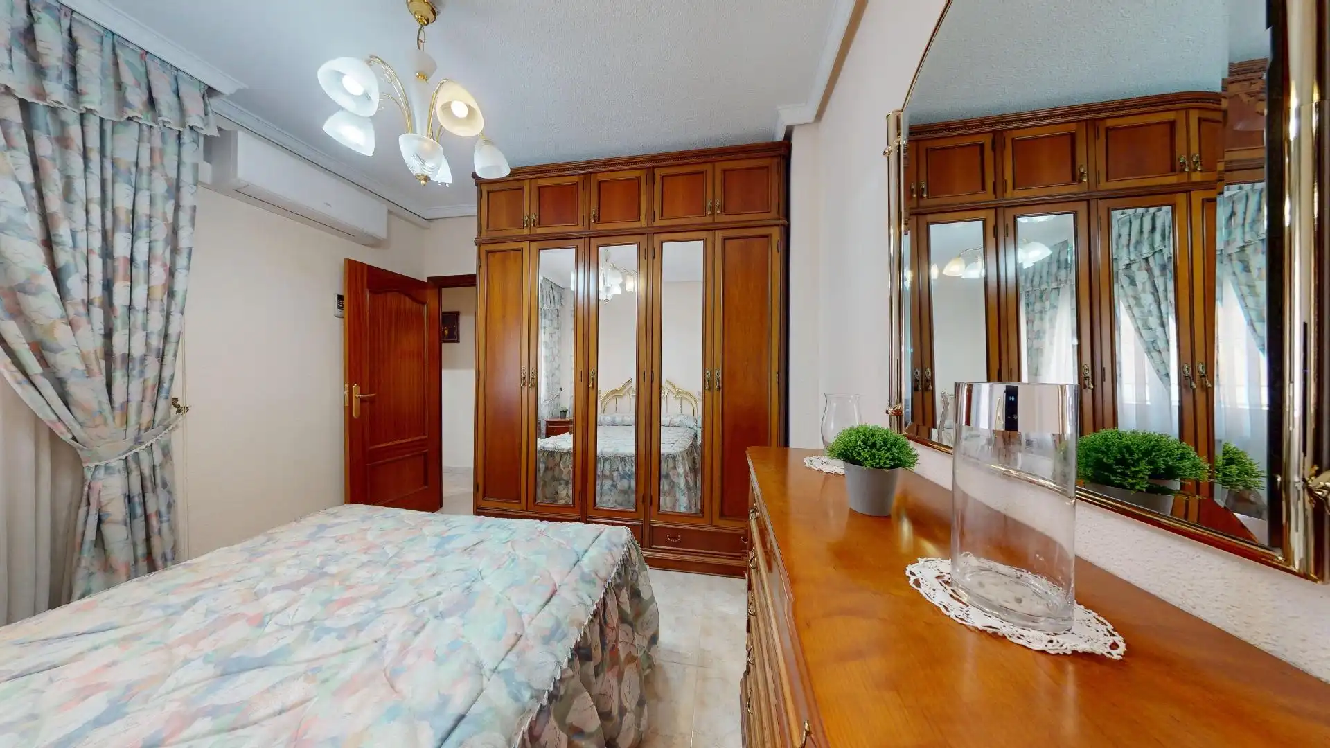 Habitación de Planta baja en venta en Madrid con Aire acondicionado y Calefacción