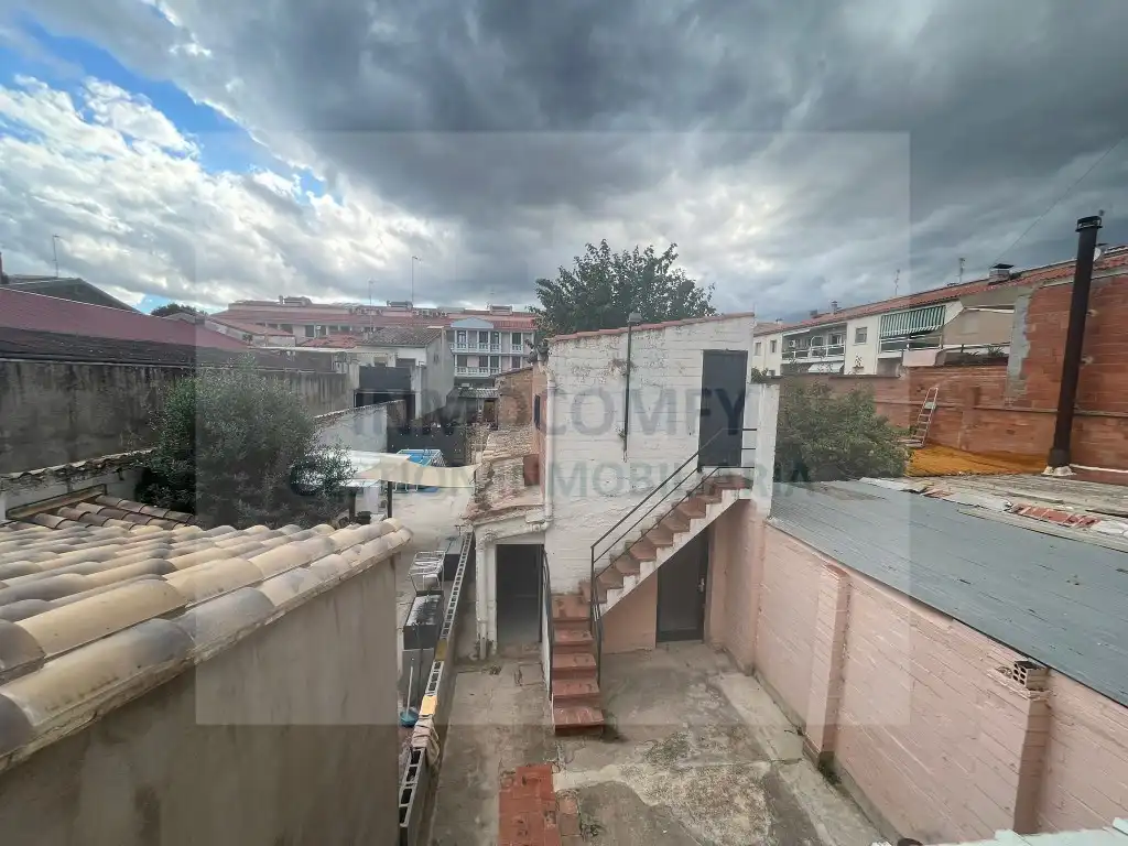 Exterior view of Houses for sale in La Bisbal d'Empordà