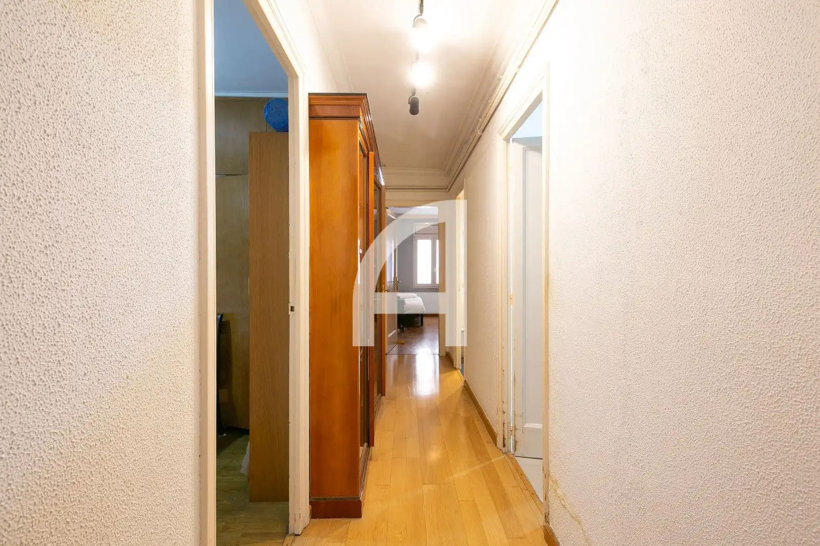 Flat for sale in Barcelona  with Air Conditioner, Heating and Parquet flooring