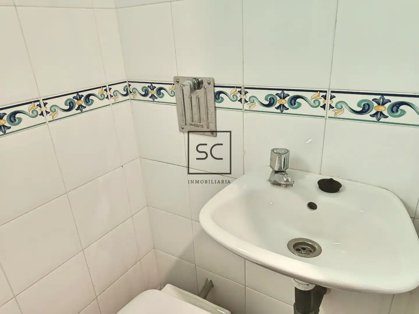 Baño de Piso en venta en Ferrol con Calefacción, Terraza y Amueblado