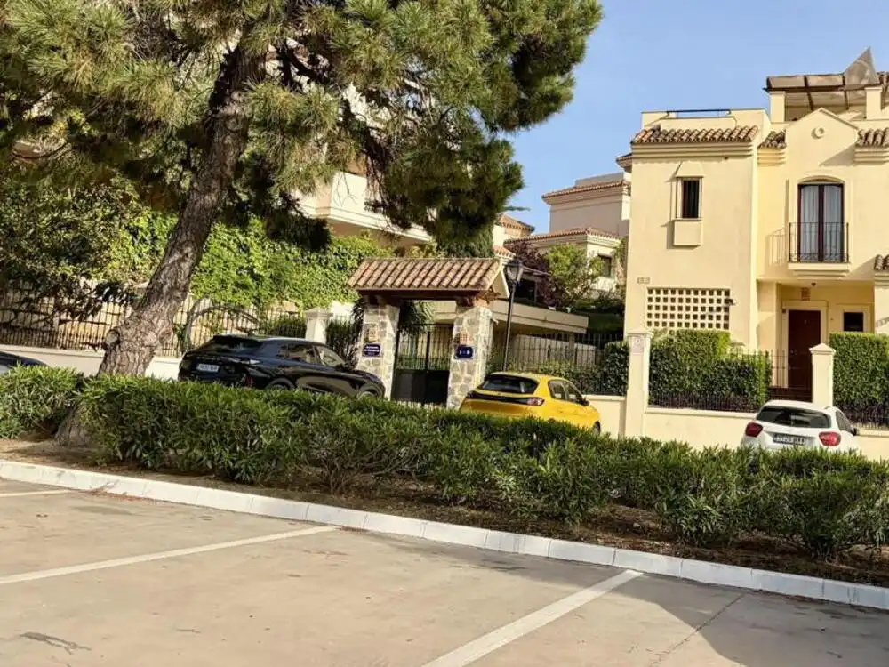 Parking de Apartamento de alquiler en Marbella con Aire acondicionado, Calefacción y Terraza