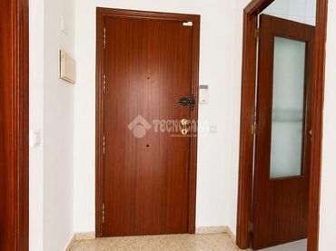 Piso con ascensor en venta en Este - Alcosa- Torreblanca