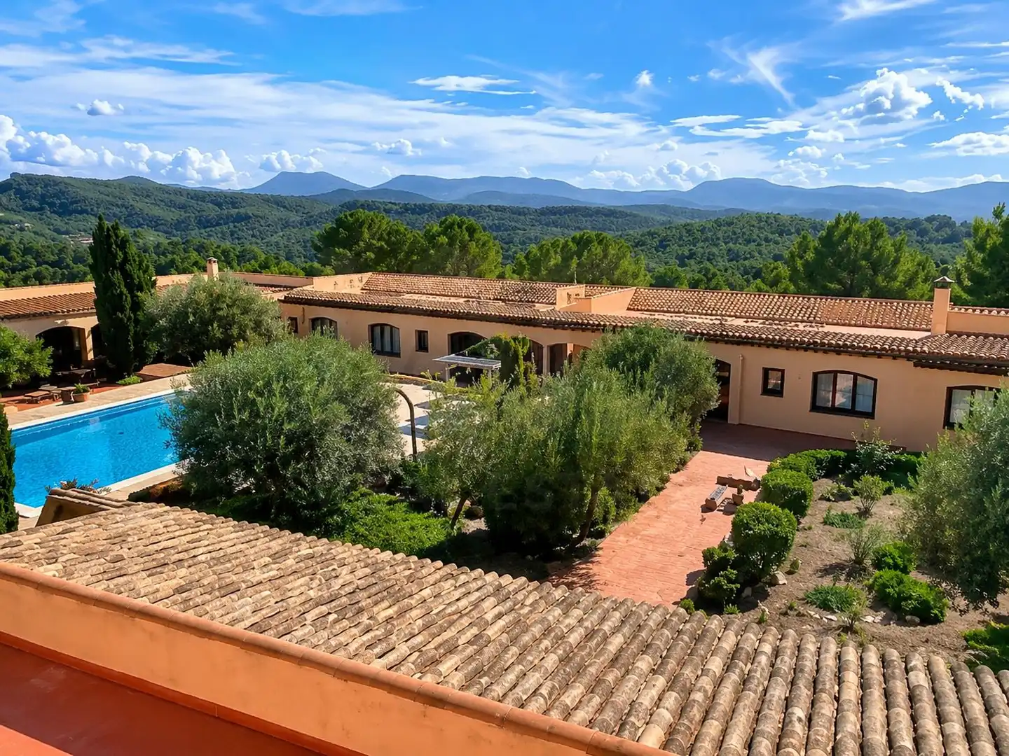 Landhaus mit Pool zum Verkauf in El Molar (Tarragona)