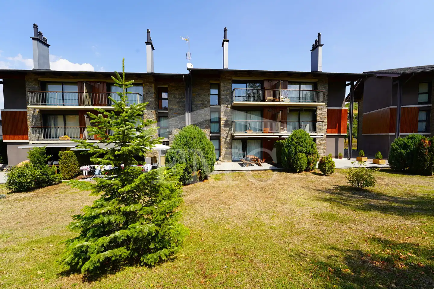 Wohnung mit Pool zur Miete in Chemin de Vedrignans 13