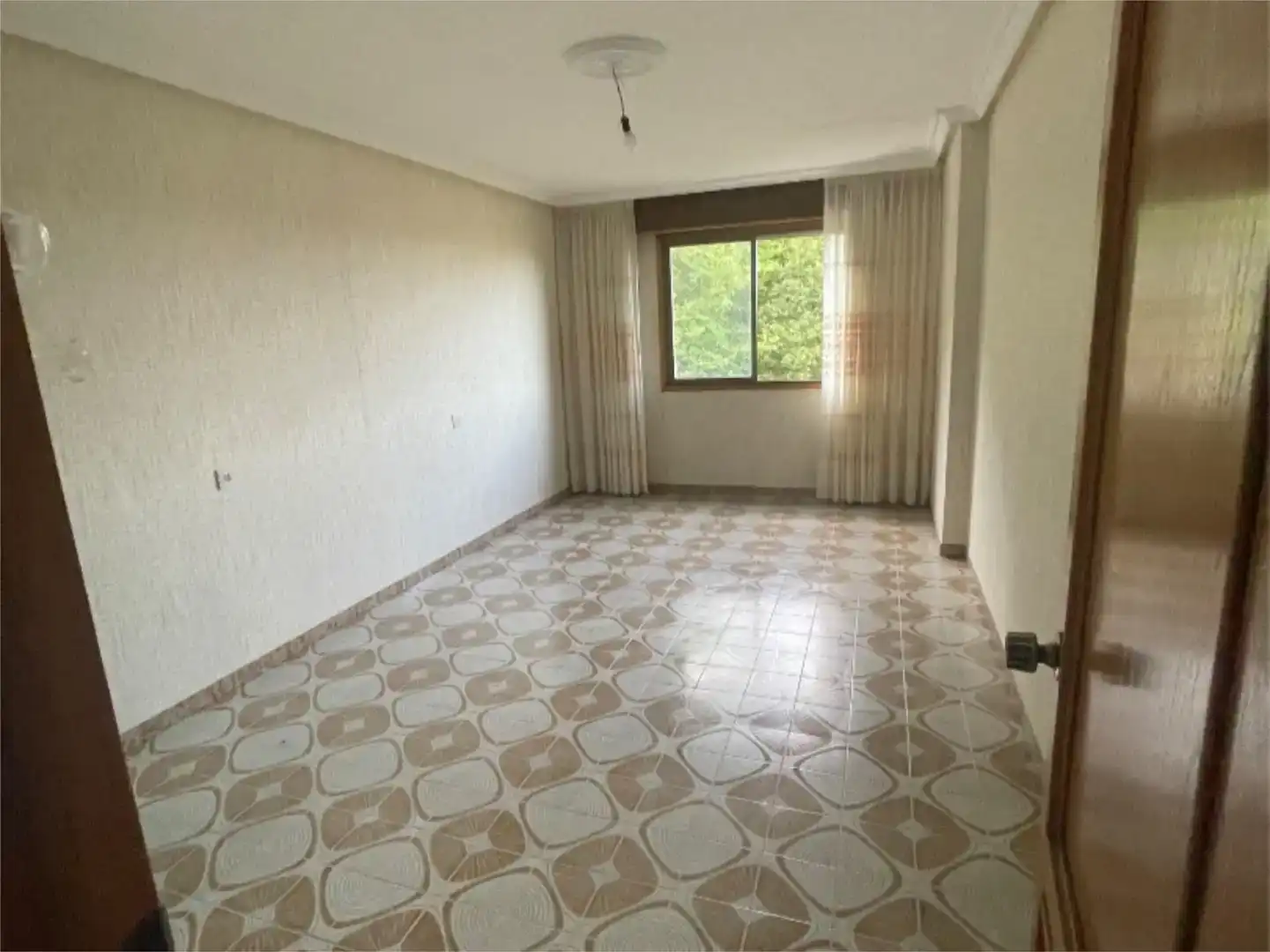 Bedroom of Flat for sale in Avión
