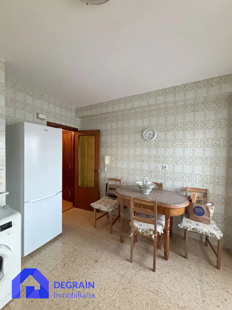 Cocina de Piso de alquiler en Oviedo  con Calefacción, Terraza y Trastero
