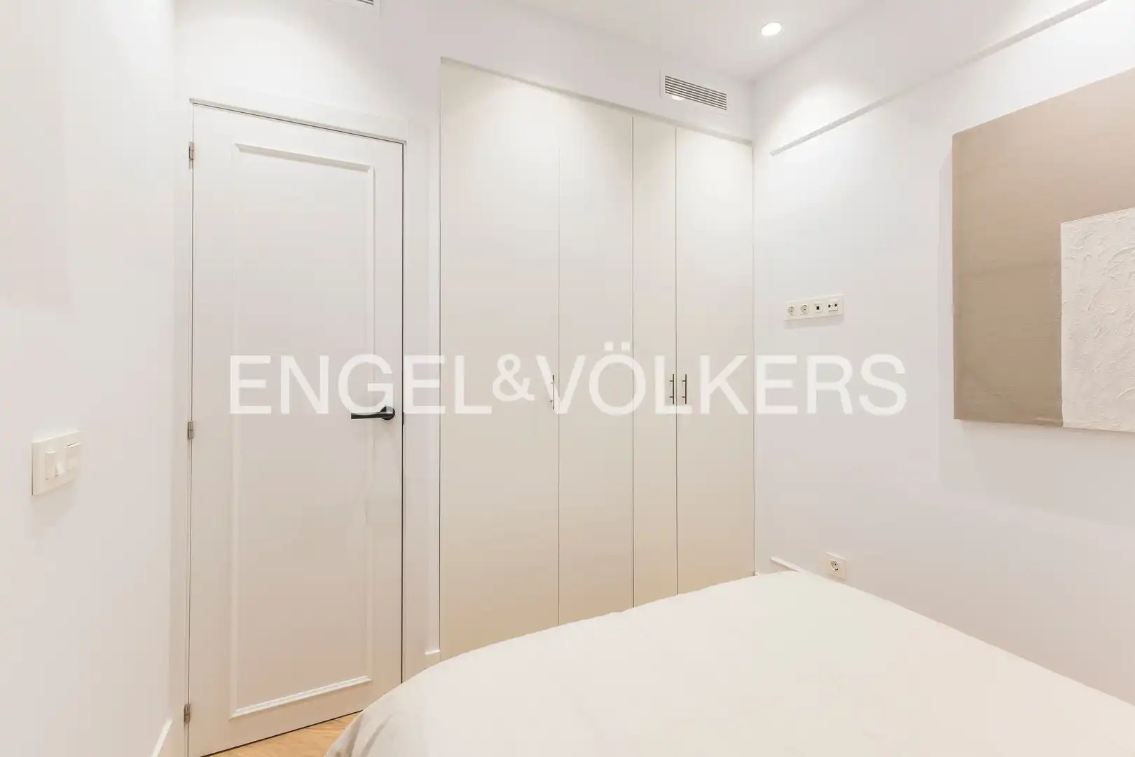 Bedroom of Flat for rent in Chamberí