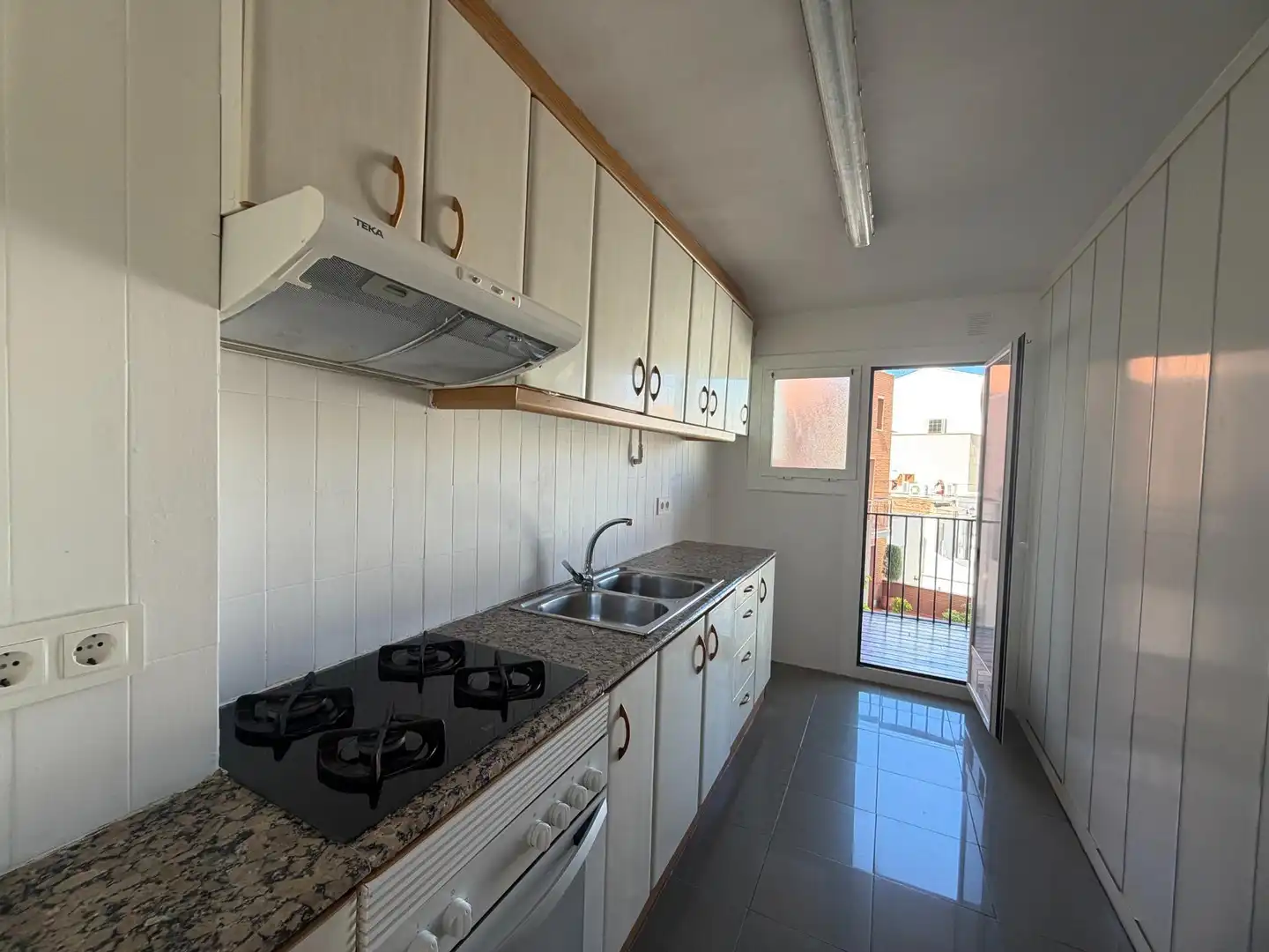 Cocina de Piso en venta en Terrassa con Calefacción, Parquet y Terraza