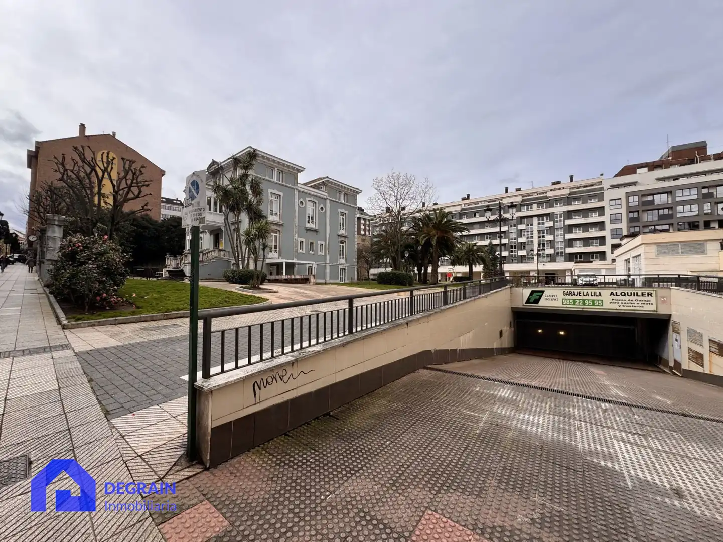 Vista exterior de Piso en venta en Oviedo 