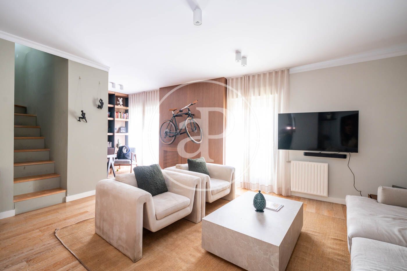Sala d'estar de Dúplex en venda en  Madrid Capital amb Aire condicionat, Calefacció i Terrassa