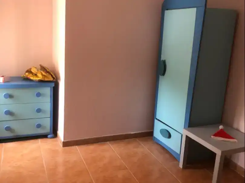 Dormitori de Casa adosada en venda en Cedillo del Condado amb Piscina