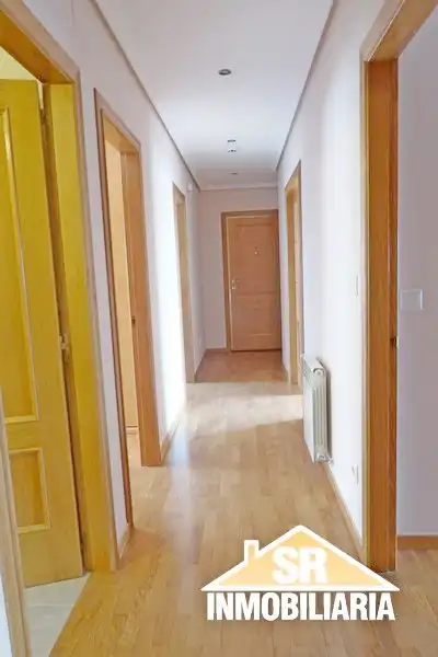 Piso de alquiler en A Coruña Capital  con Calefacción, Parquet y Horno