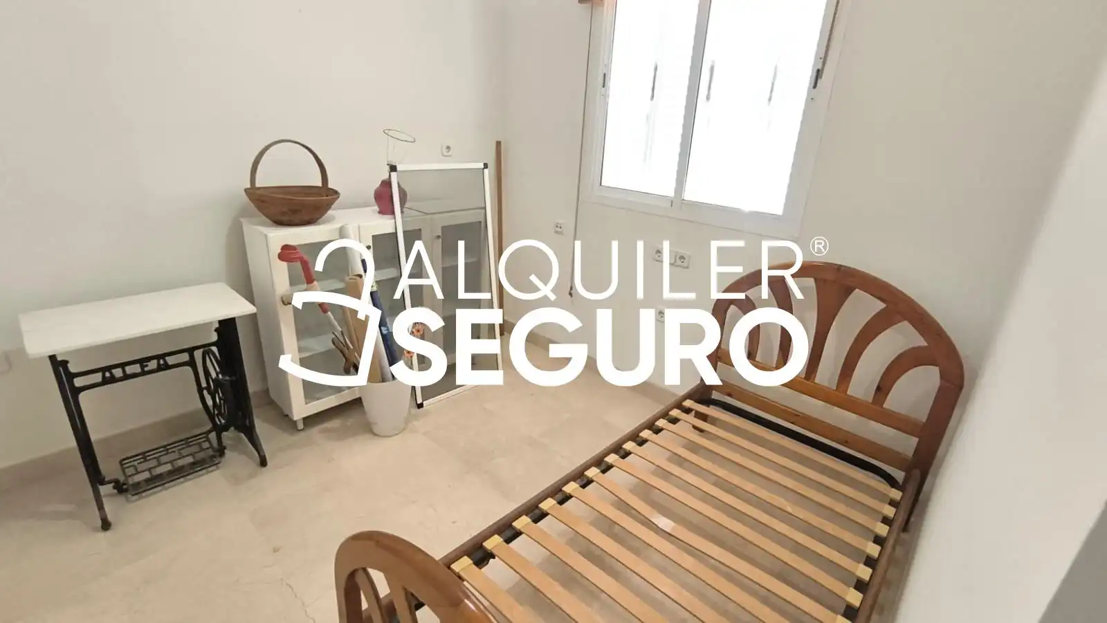 Habitación de Casa o chalet de alquiler en Almensilla con Trastero, Piscina y Amueblado