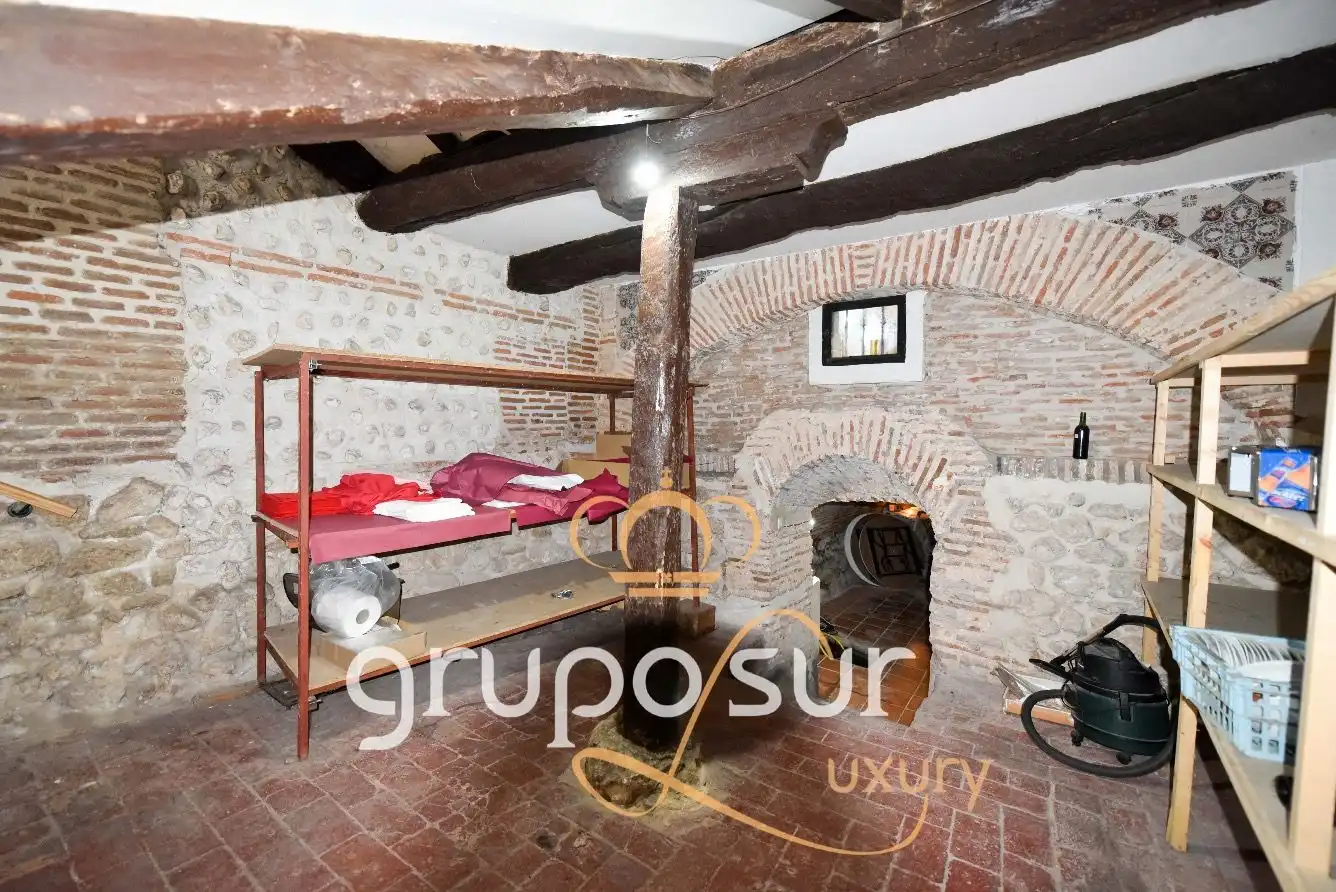 Country homes for sale in Olmedo  with Heating, Private garden and Parquet flooring