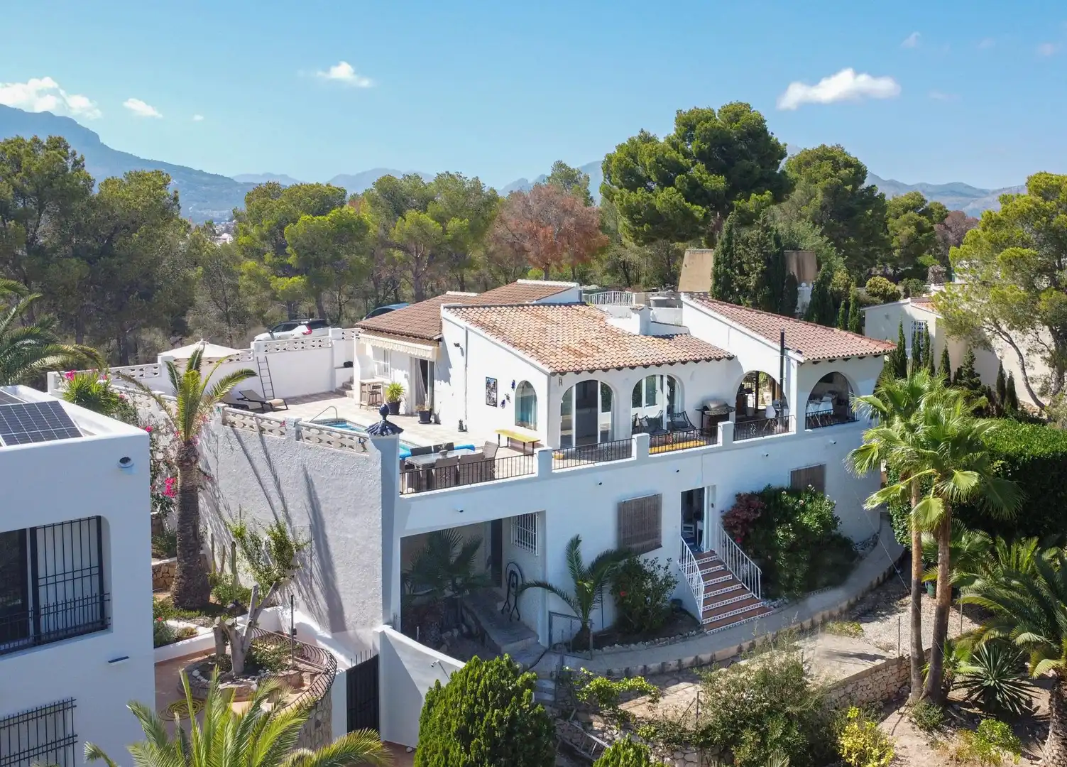 Vista exterior de Casa o chalet en venta en La Nucia con Aire acondicionado, Calefacción y Jardín privado