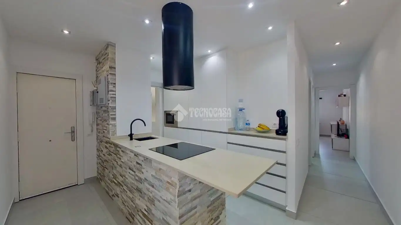 Küche von Wohnung zum Verkauf in Barberà del Vallès mit Klimaanlage und Heizung