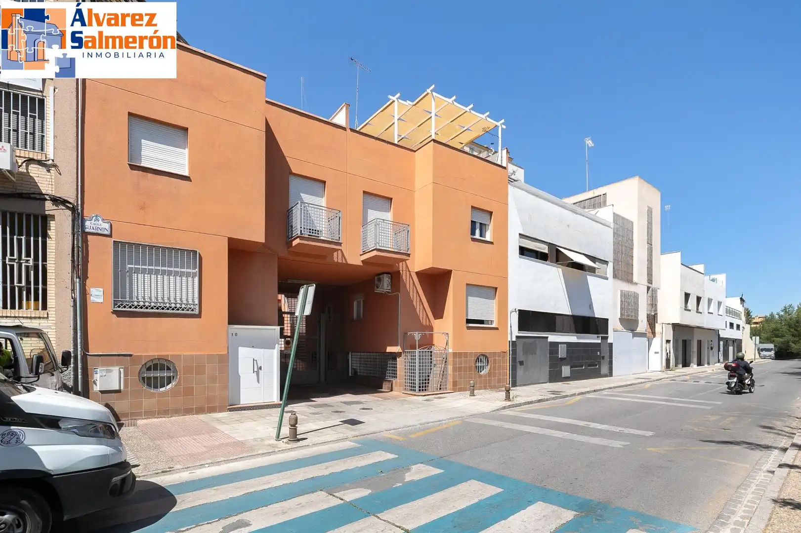 Vista exterior de Casa adosada en venta en Granada con Aire acondicionado, Calefacción y Terraza