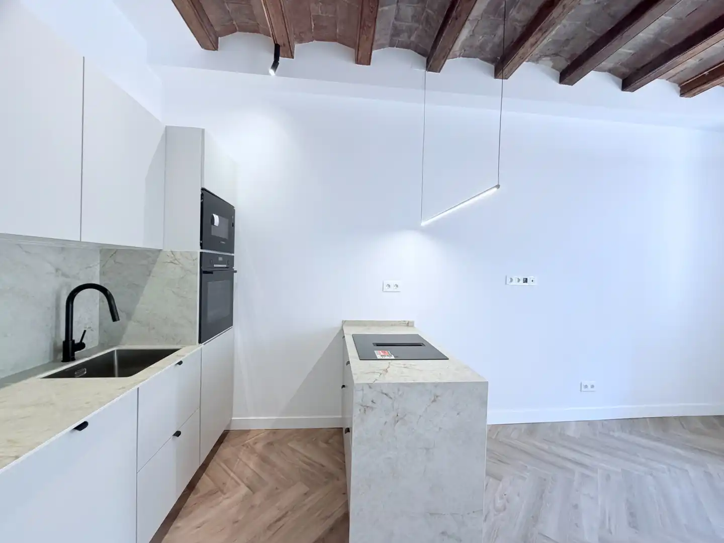 Kitchen of Flat for sale in Barcelona  with Air Conditioner, Heating and Parquet flooring