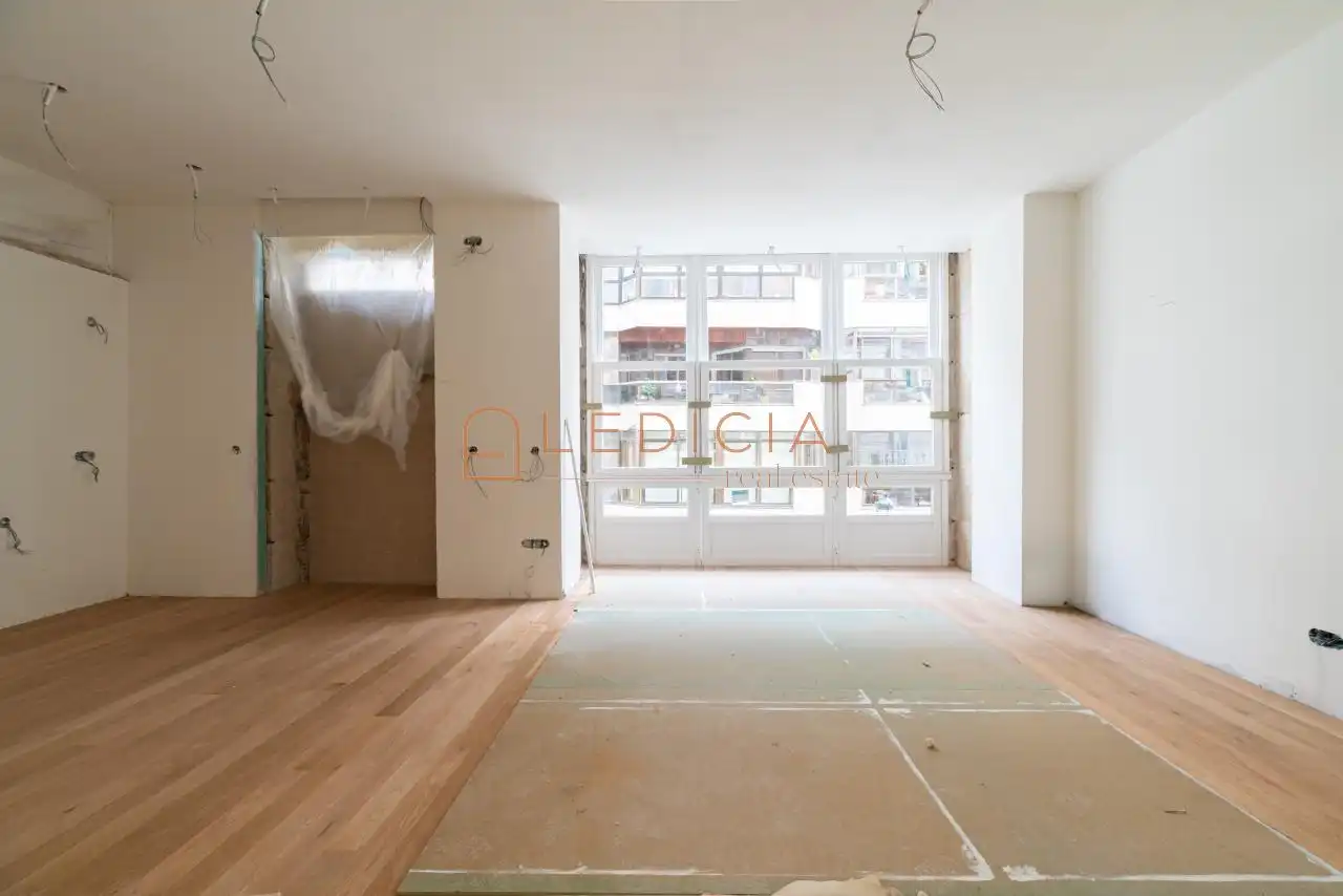 Flat for sale in Vigo   with Heating, Terrace and Furnished