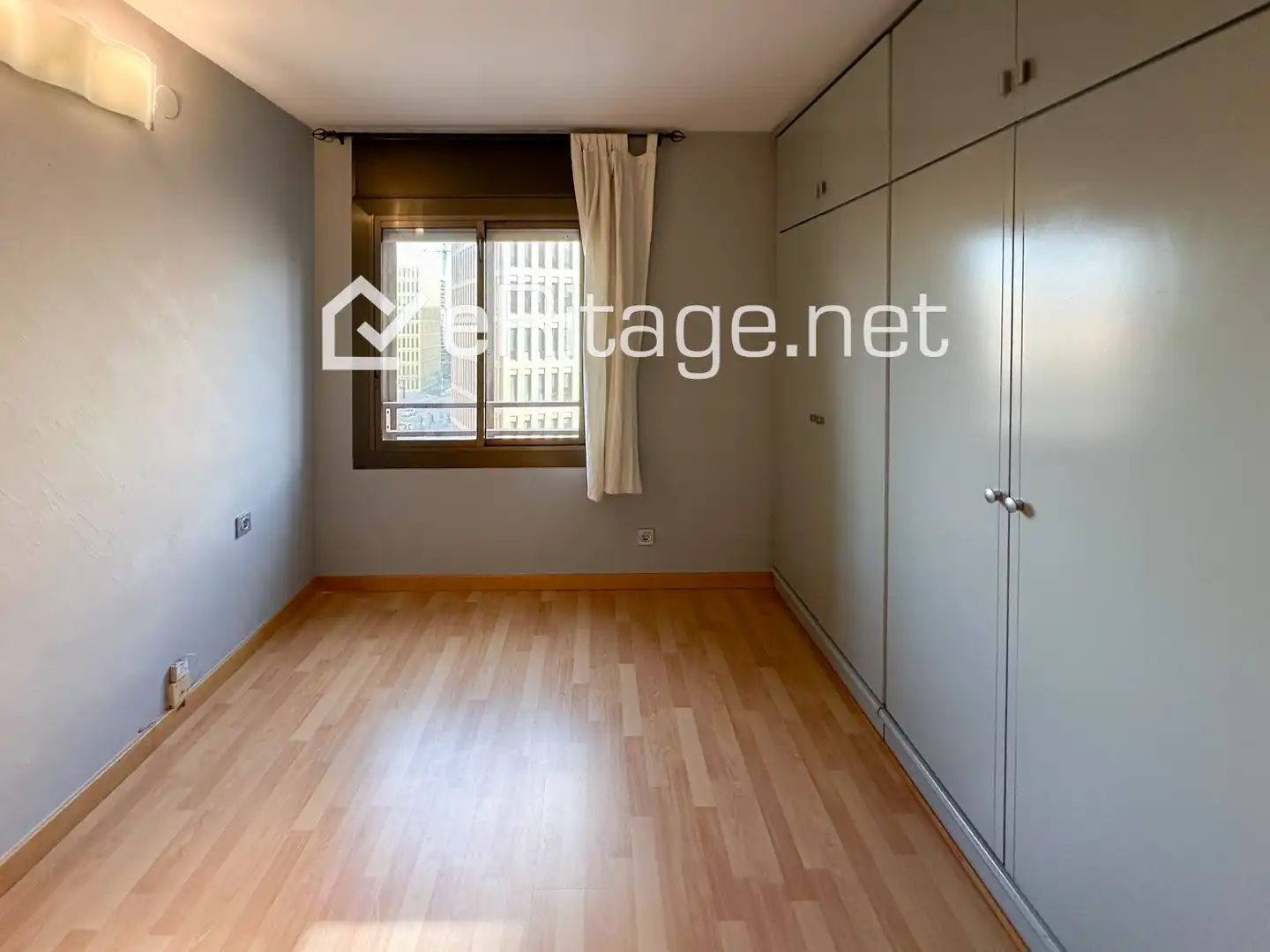 Habitación de Piso en venta en L'Hospitalet de Llobregat con Aire acondicionado, Calefacción y Parquet