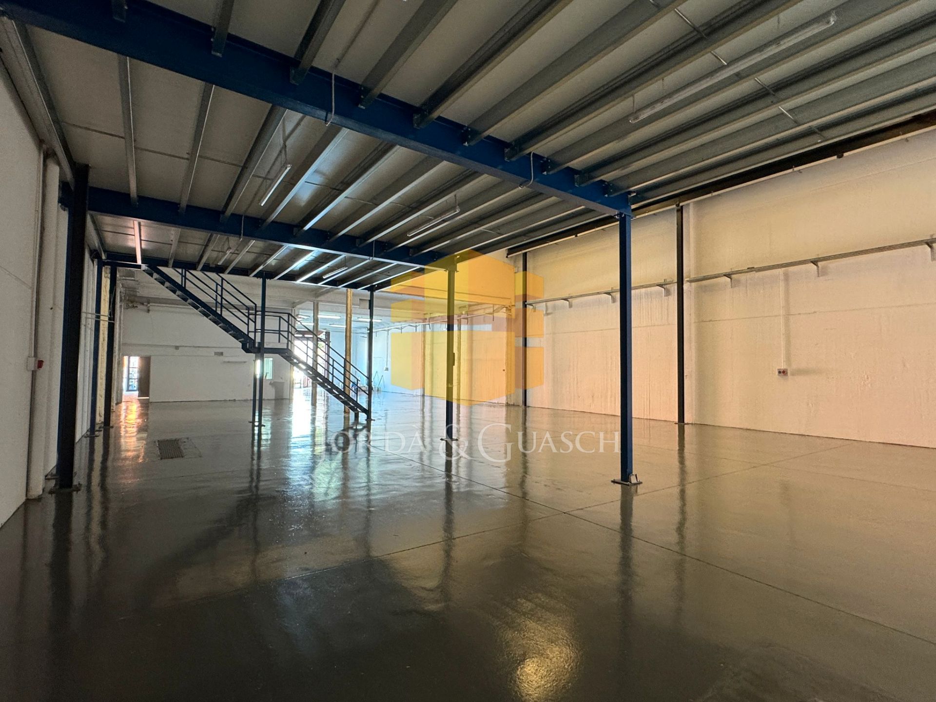 Nau industrial de lloguer en Sant Joan Despí