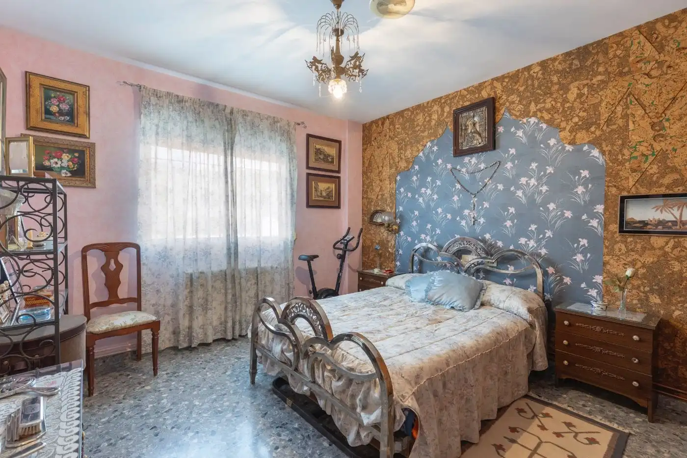 Schlafzimmer von Haus oder Chalet zum Verkauf in Víznar mit Klimaanlage, Heizung und Privatgarten