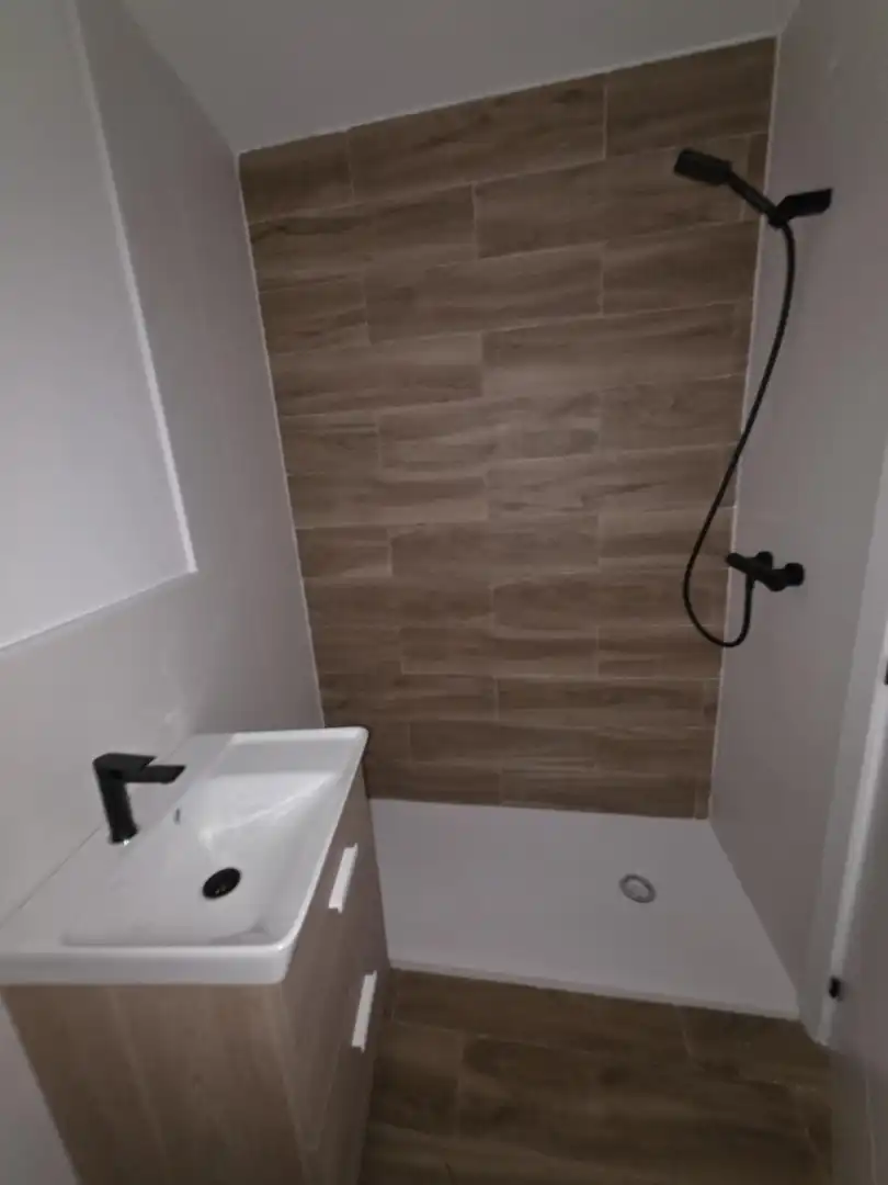 Badezimmer von Wohnung zum Verkauf in Beas