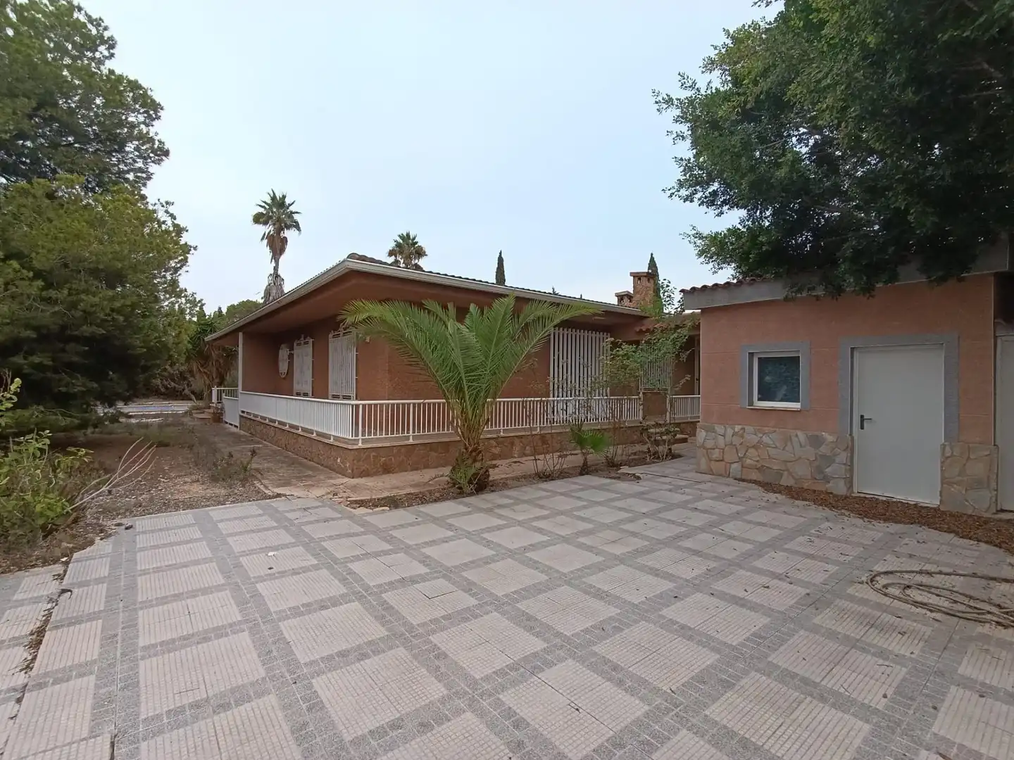 Vista exterior de Casa o xalet en venda en Elche / Elx amb Jardí privat, Terrassa i Traster