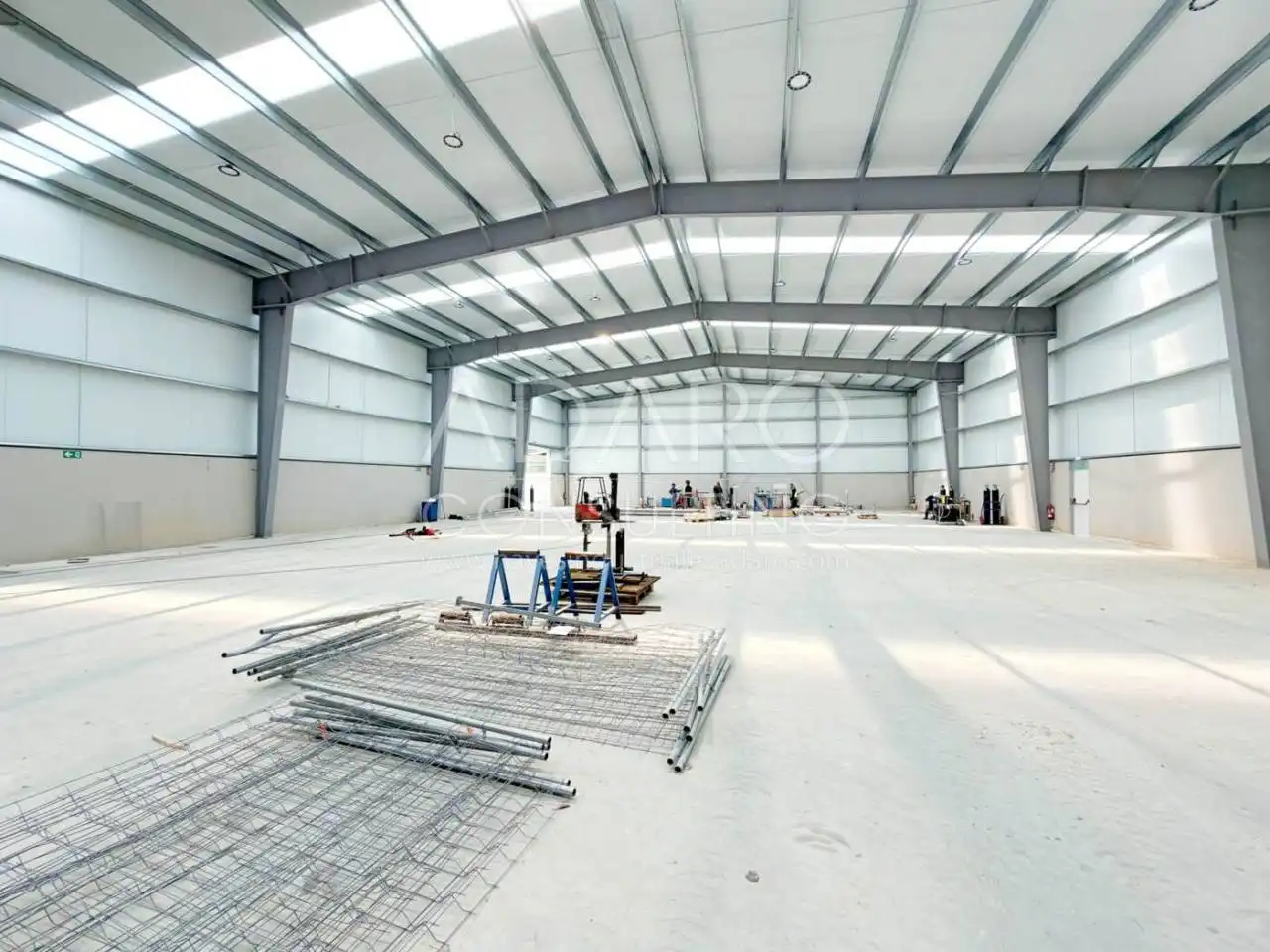 Nave industrial en venta en Loeches