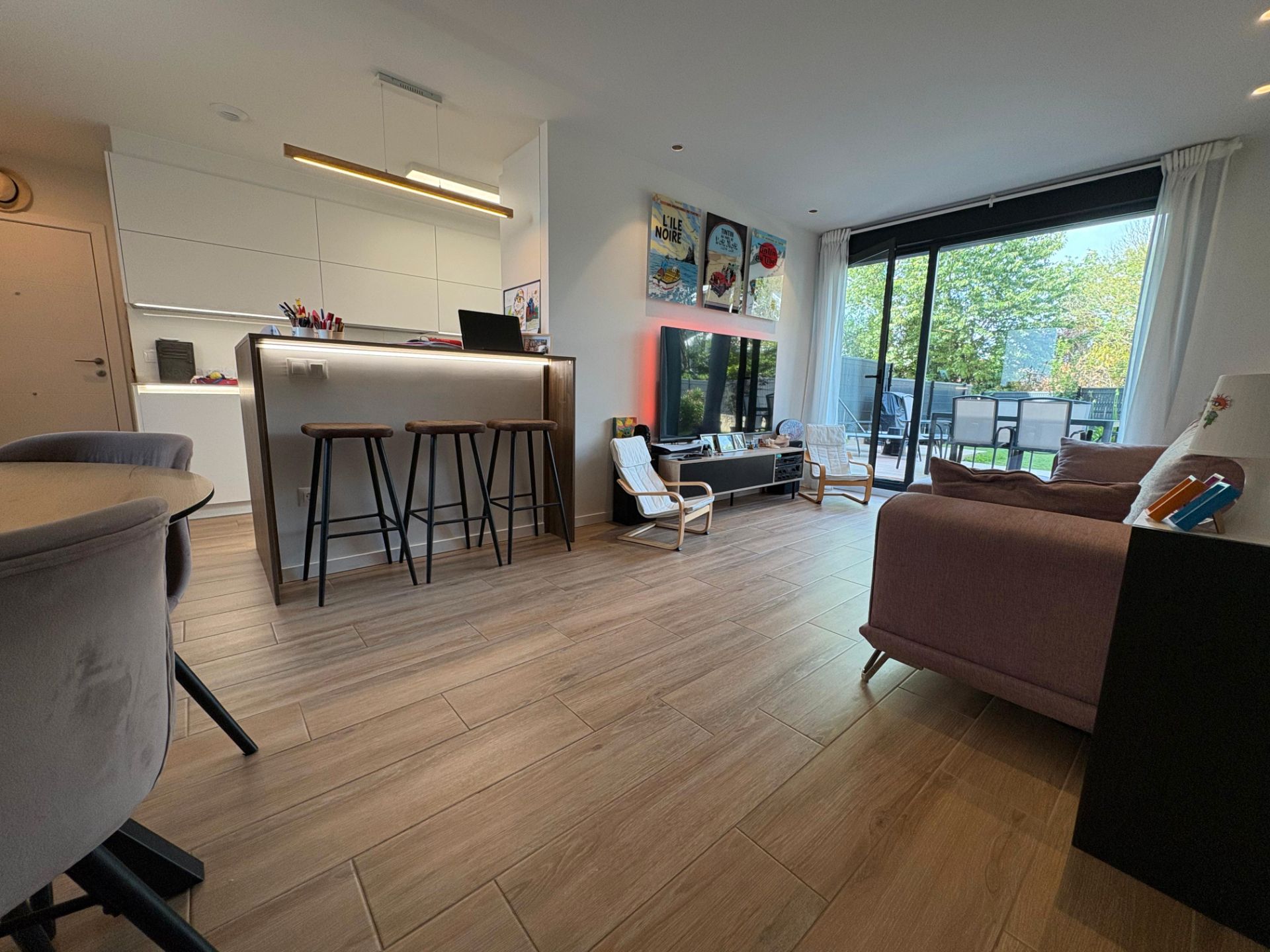 Sala d'estar de Planta baixa en venda en Santa Cruz de Bezana amb Calefacció, Jardí privat i Terrassa