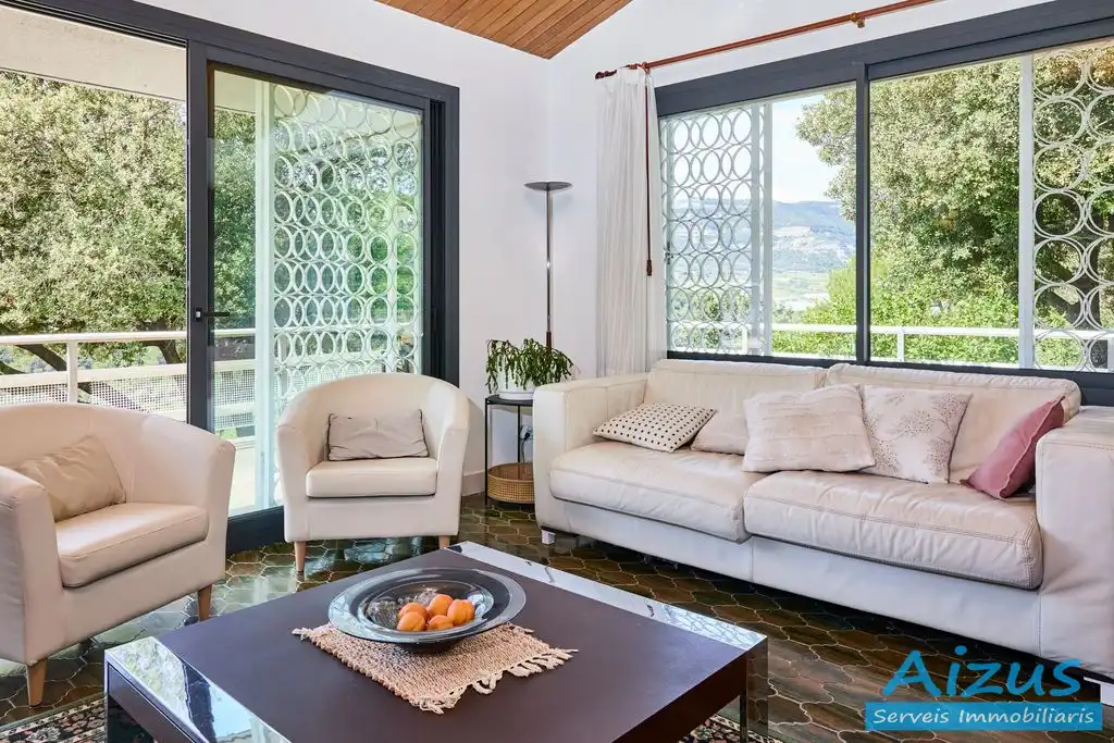 Sala de estar de Casa o chalet en venta en Seva con Aire acondicionado, Calefacción y Jardín privado