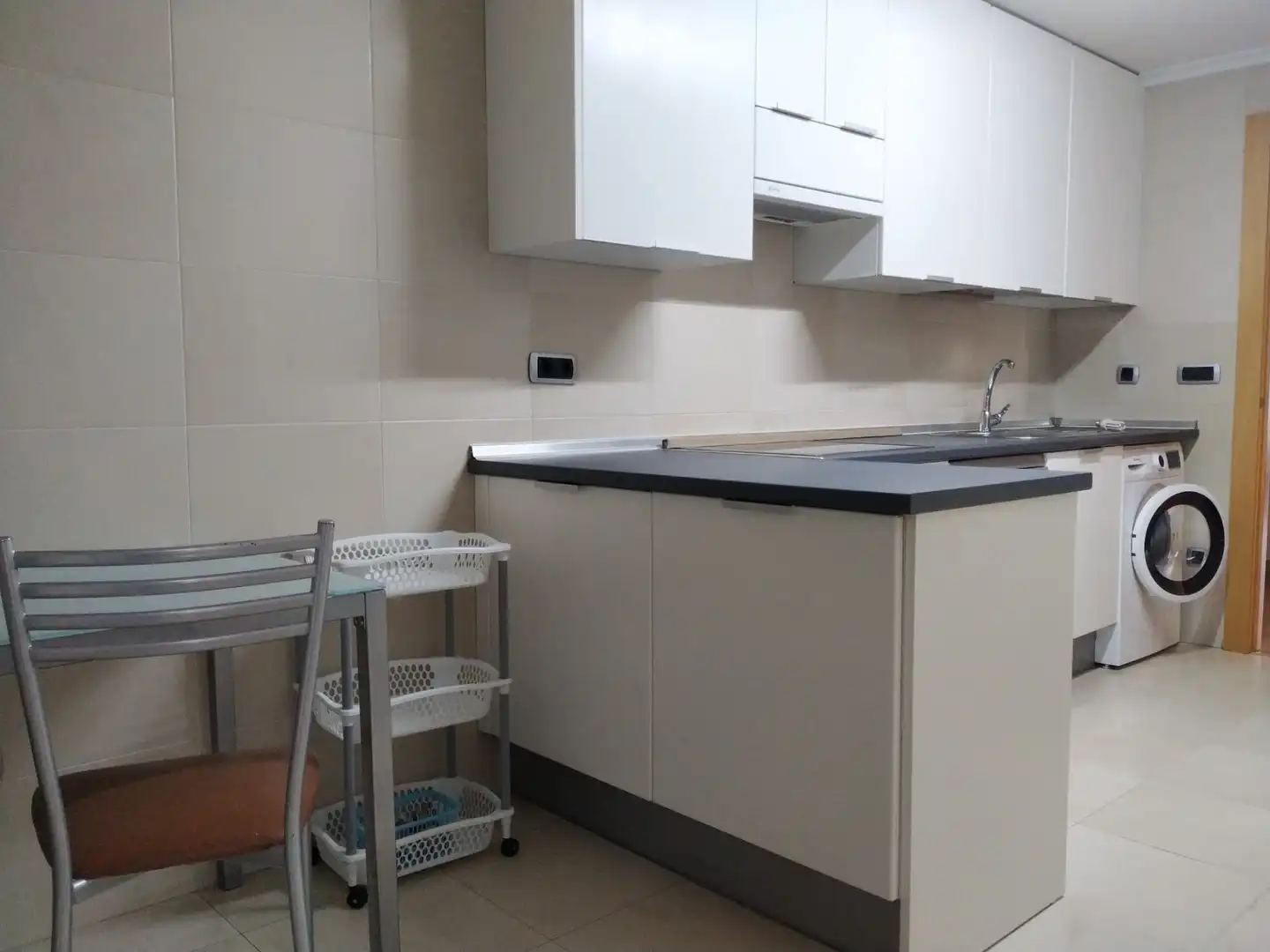 Kitchen of Flat for rent in  Logroño  with Furnished, Oven and Washing machine