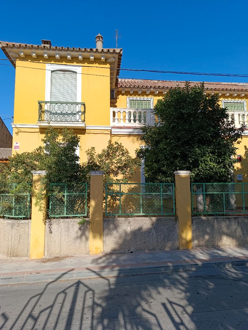 Exterior view of House or chalet for sale in Atarfe  with Terrace and Furnished