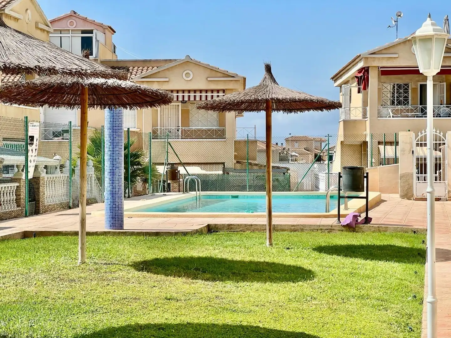 Piscina de Casa o chalet en venta en Torrevieja con Jardín privado, Terraza y Trastero