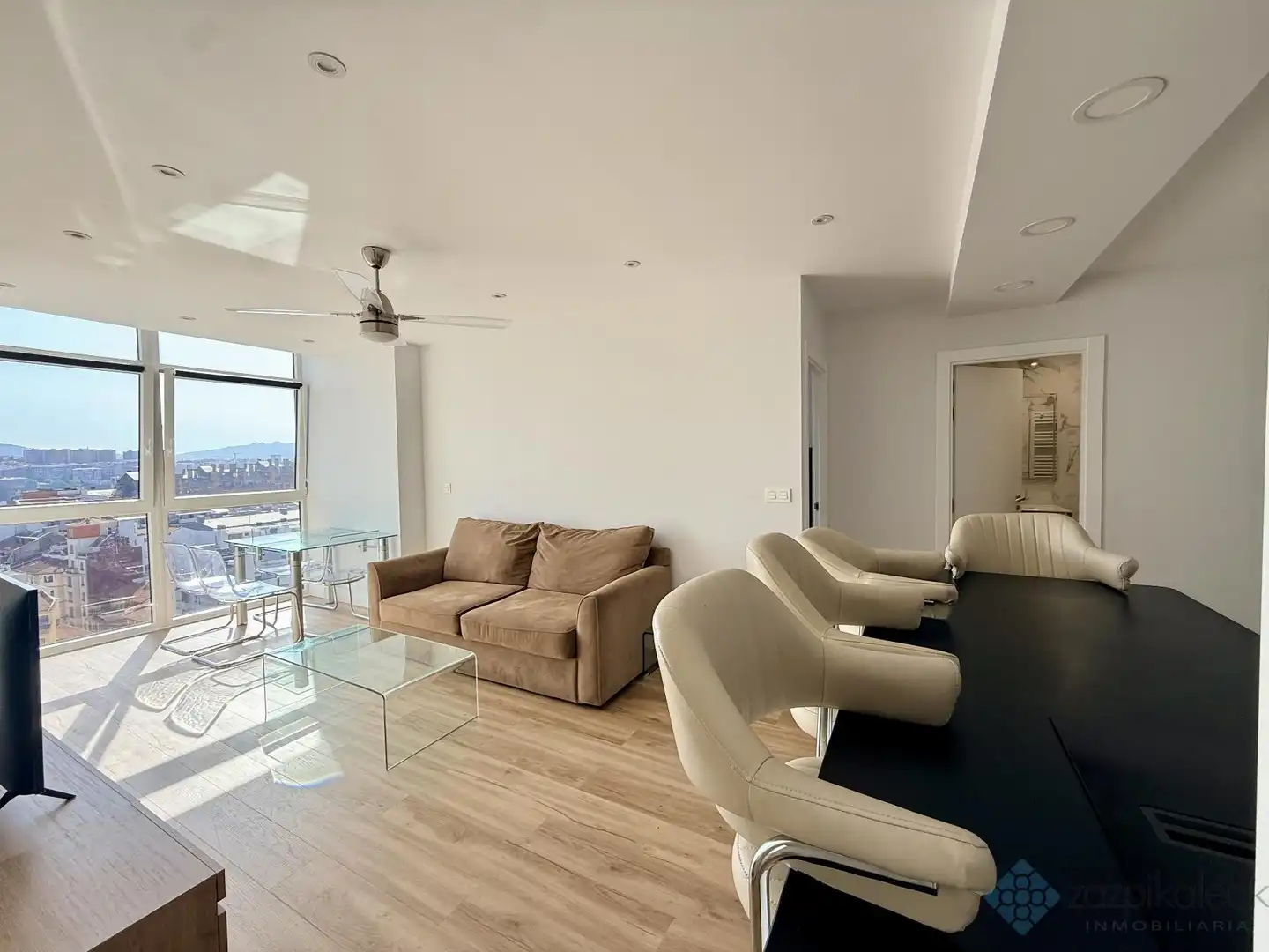 Living room of Flat for rent in Bilbao   with Heating and Furnished