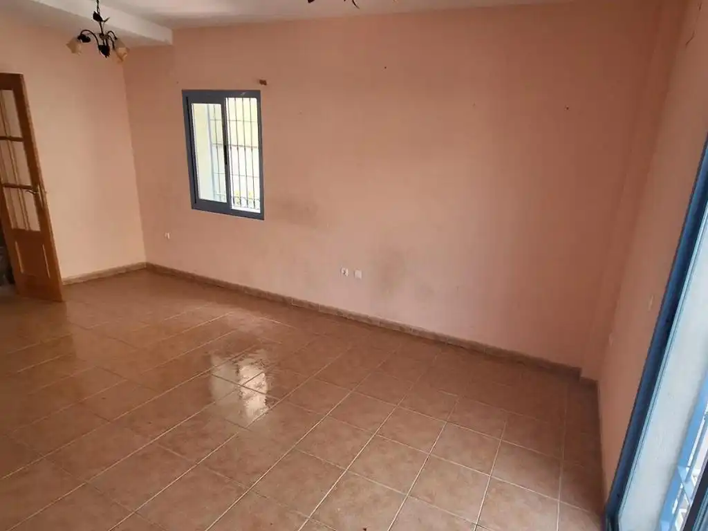 Casa adosada en venta en Alhaurín de la Torre con Alarma y Piscina comunitaria