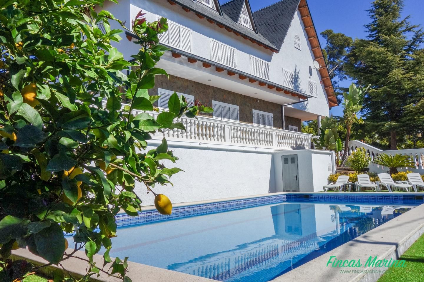 Piscina de Casa o xalet en venda en Gavà amb Calefacció, Jardí privat i Parquet