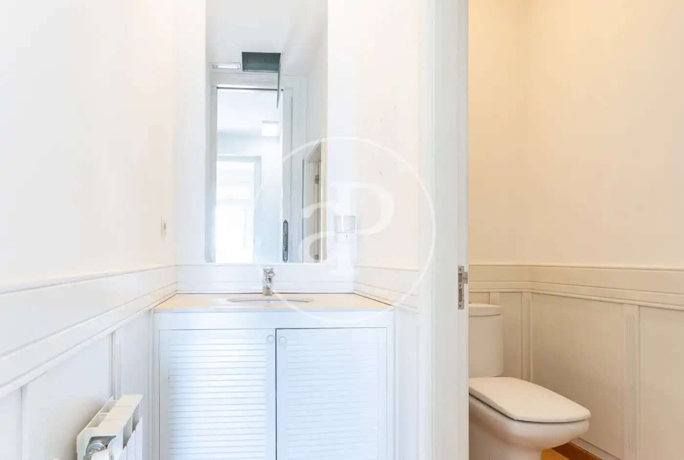 Bathroom of Houses for rent in Barcelona  with Air Conditioner, Heating and Private garden